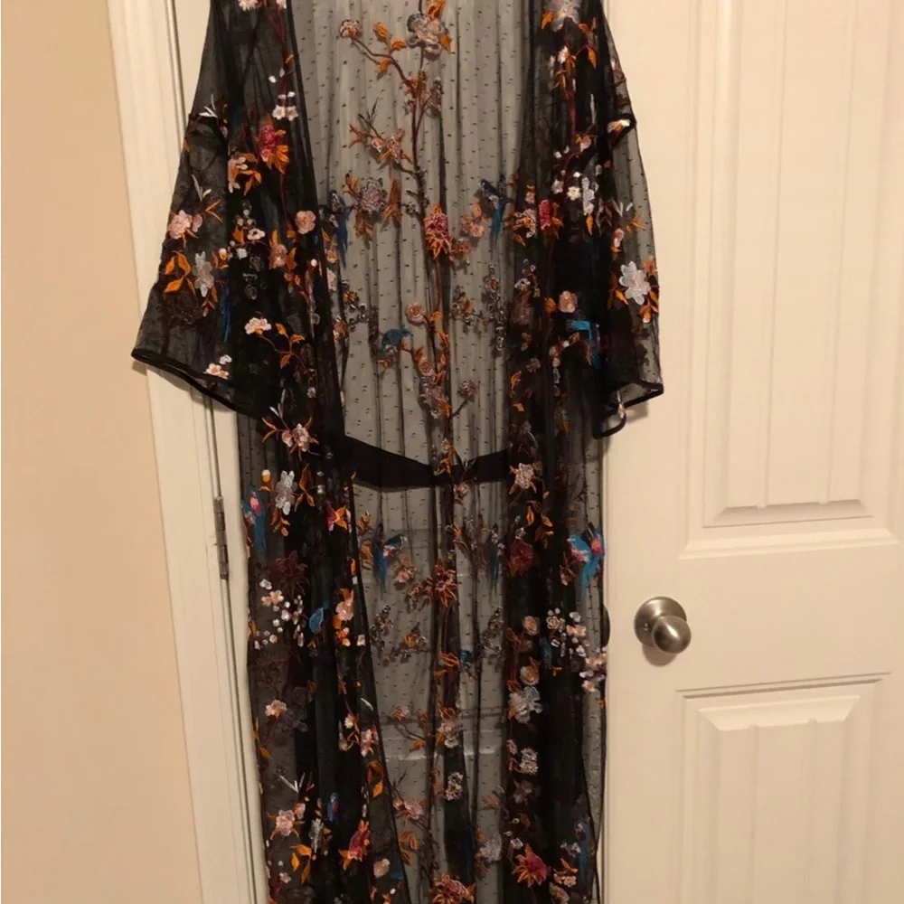 Beautiful Embroidered Robe - Picture 2 of 8